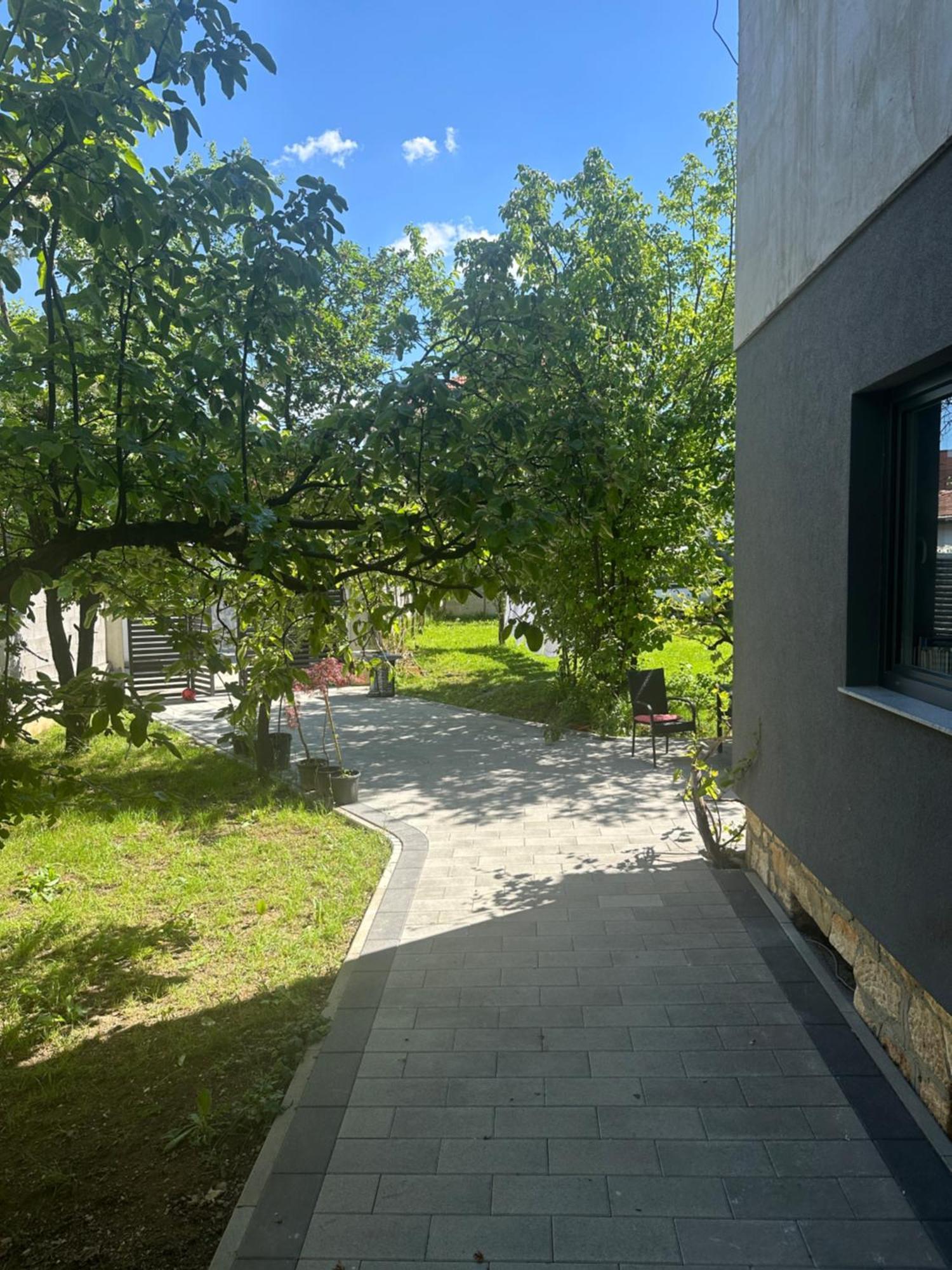 Bora Hotel Peje Ngoại thất bức ảnh